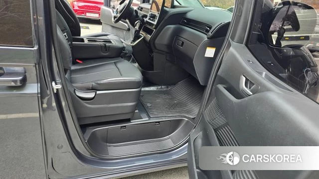 Hyundai Staria 2024 Черный из Кореи, фото 3