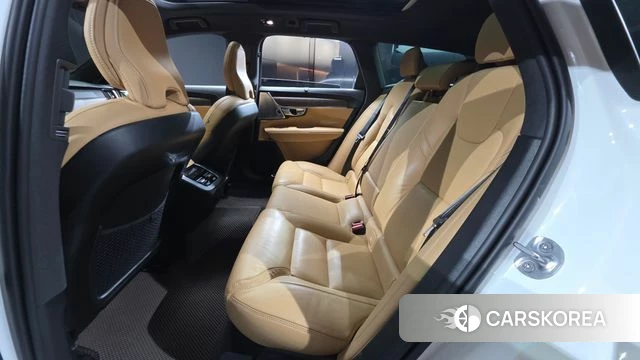 Volvo V90 Cross-Country 2024 Белый из Кореи, фото 3