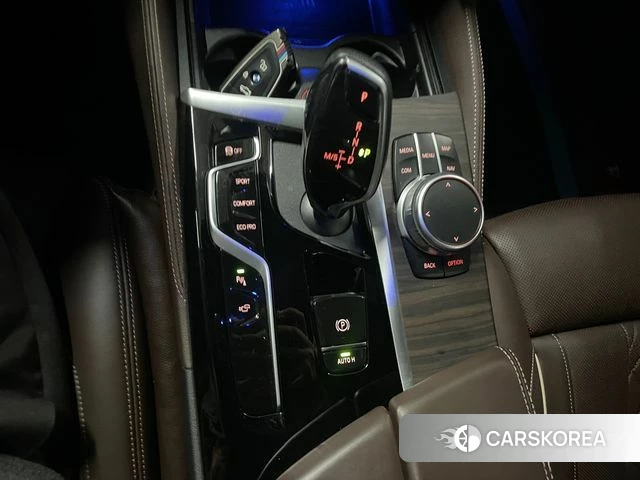 BMW 5 Series (G30) 2021 Черный из Кореи, фото 3