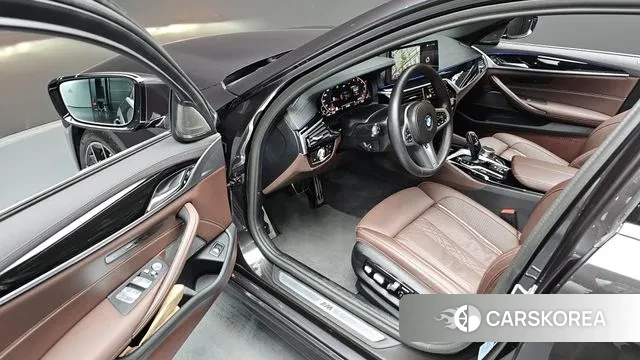 BMW 5 Series (G30) id 2900333 из Кореи 3