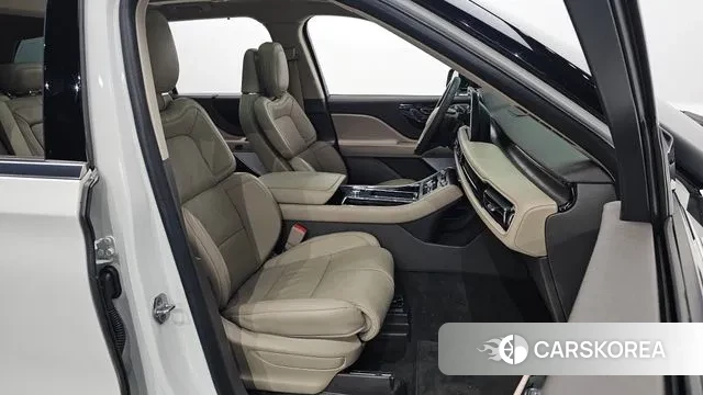 Lincoln Aviator 2nd generation 2021 Белый из Кореи, фото 3