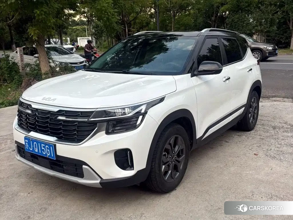 Kia Seltos 2023 Белый из Китая, фото 3