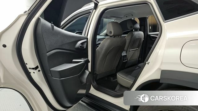 Chevrolet (GM Daewoo) Trax Crossover 2025 Жемчужный цвет из Кореи, фото 3