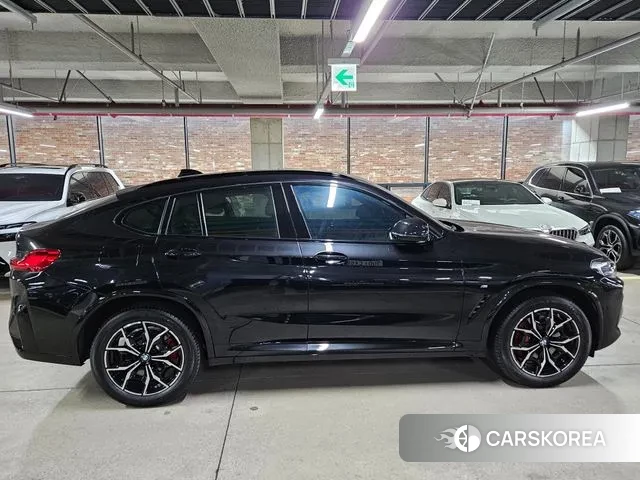 BMW X4 (G02) 2024 Черный из Кореи, фото 3