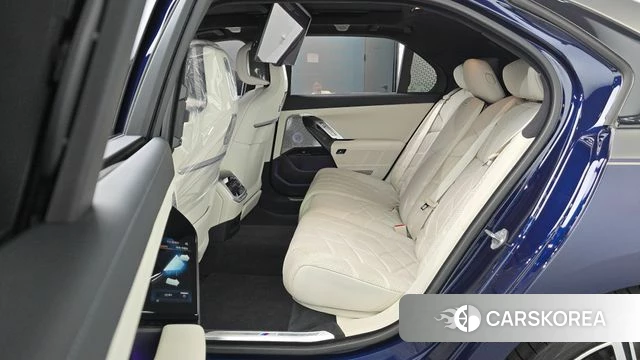 BMW 7 Series (G70) 2024 Синий из Кореи, фото 3