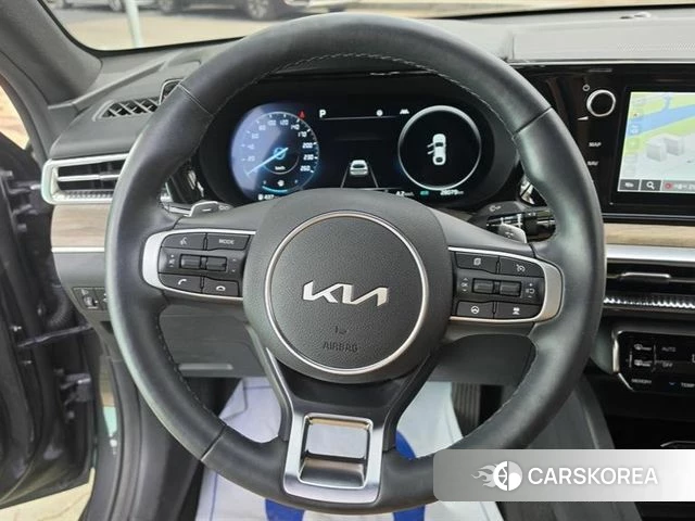 Kia K5 3rd generation 2023 Белый из Кореи, фото 3