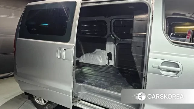 Hyundai The New Grand Starex 2018 Серебристо-серый из Кореи, фото 3