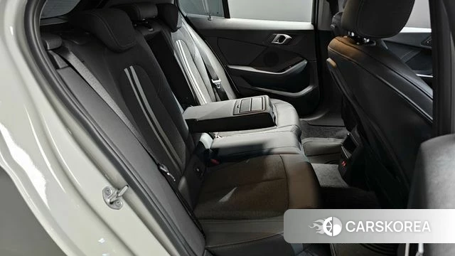 BMW 1 Series (F40) 2021 Белый из Кореи, фото 3