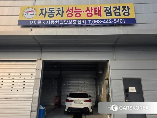 BMW 1 Series (F40) 2021 Белый из Кореи, фото 3