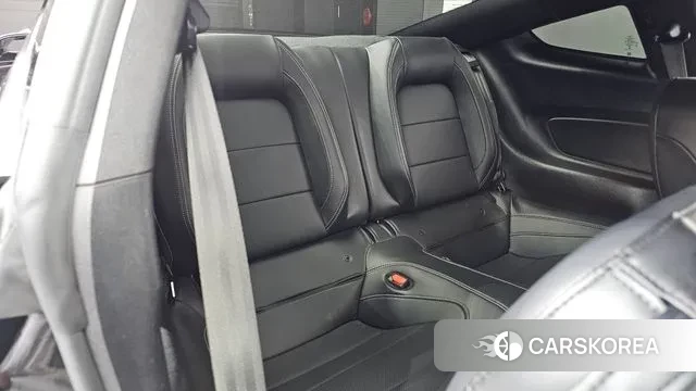 Ford Mustang 2021 Черный из Кореи, фото 3