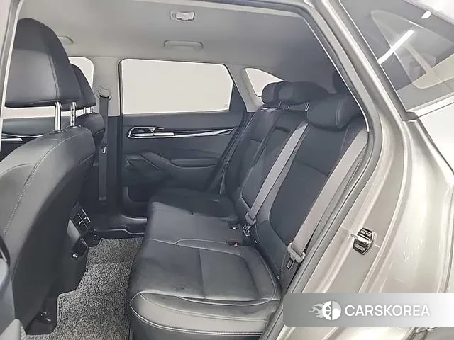 Kia Seltos 2022 Серебристо-серый из Кореи, фото 3