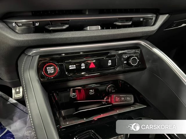 Audi Q5 (80A) 2025 Черный из Кореи, фото 3