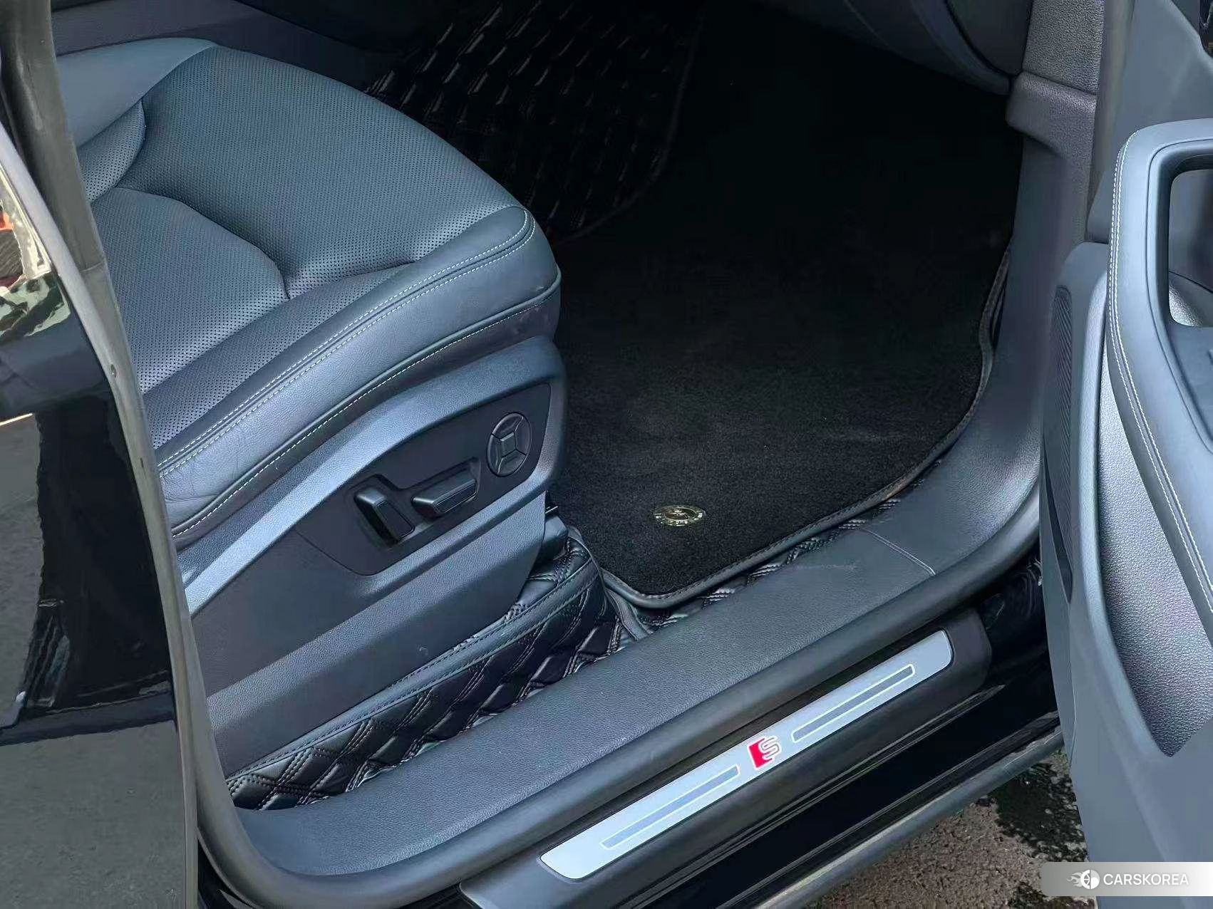 Audi Q8 2024 Черный из Китая, фото 3