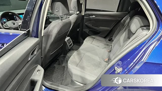 Volkswagen Golf 8th Generation 2022 Синий из Кореи, фото 3