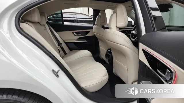 Mercedes-Benz E-Class W214 2025 Белый из Кореи, фото 3