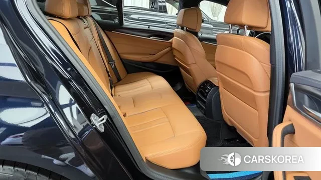 BMW 5 Series (G30) 2023 Черный из Кореи, фото 3