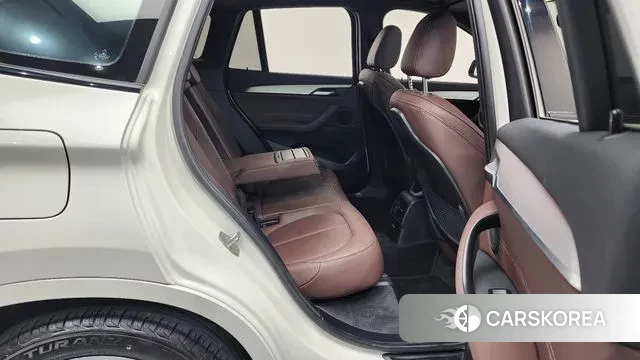 BMW X1 (F48) 2022 Белый из Кореи, фото 3