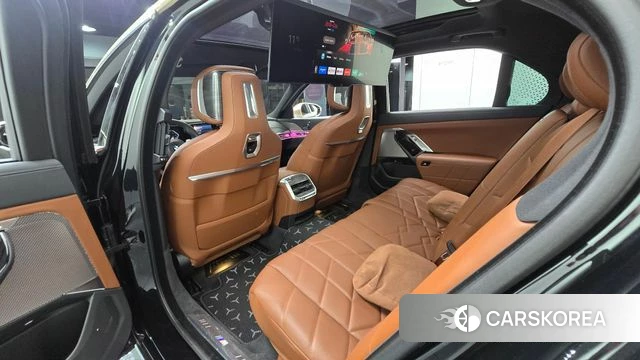 BMW 7 Series (G70) 2024 Черный из Кореи, фото 3