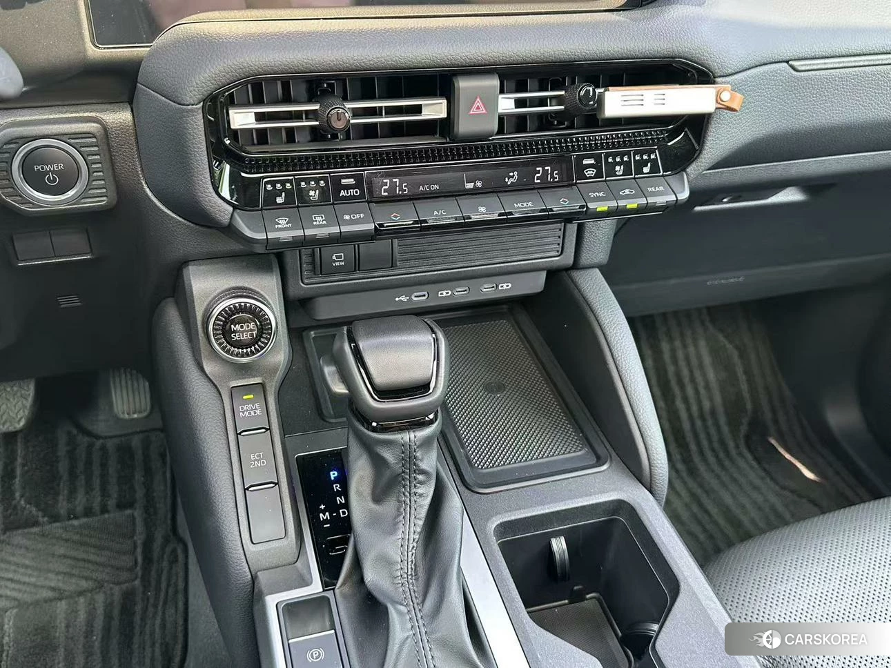 Toyota Land Cruiser 2024 Белый из Китая, фото 3