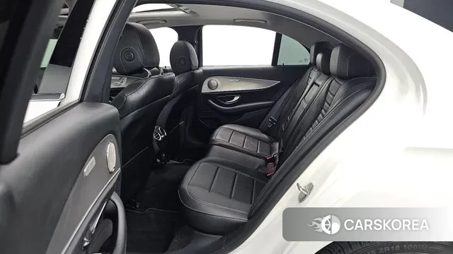 Mercedes-Benz E-Class W213 2018 Белый из Кореи, фото 3