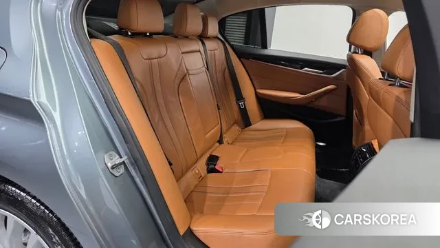 BMW 5 Series (G30) 2018 Серый из Кореи, фото 3