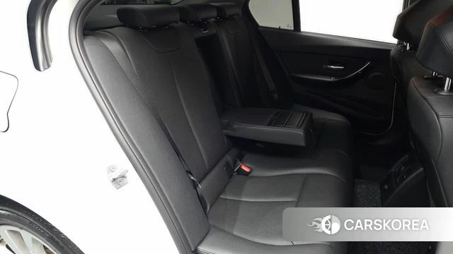 BMW 3 Series (F30) 2018 Белый из Кореи, фото 3