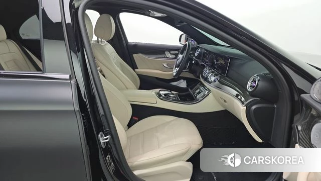 Mercedes-Benz E-Class W213 2019 Черный из Кореи, фото 3