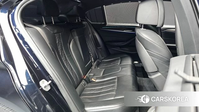 BMW 5 Series (G30) 2018 Черный из Кореи, фото 3