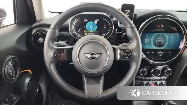 Mini Cooper 2023 Черный из Кореи, фото 3