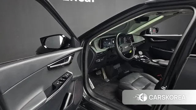 Kia EV6 2023 Серый из Кореи, фото 3