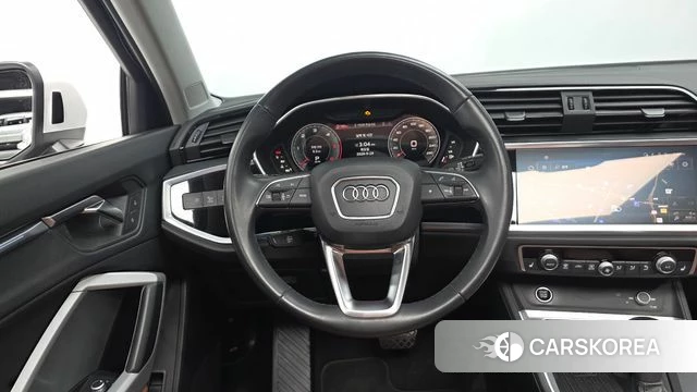 Audi Q3 (F3) 2023 Белый из Кореи, фото 3