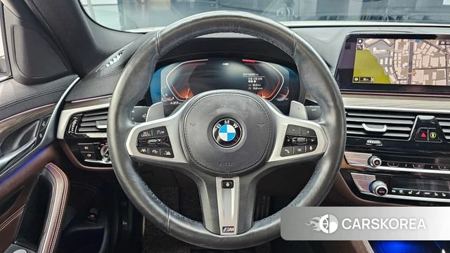 BMW 5 Series (G30) 2019 Белый из Кореи, фото 3