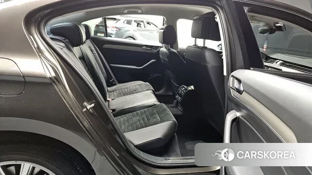 Volkswagen Passat GT (B8) 2018 Коричневый из Кореи, фото 3