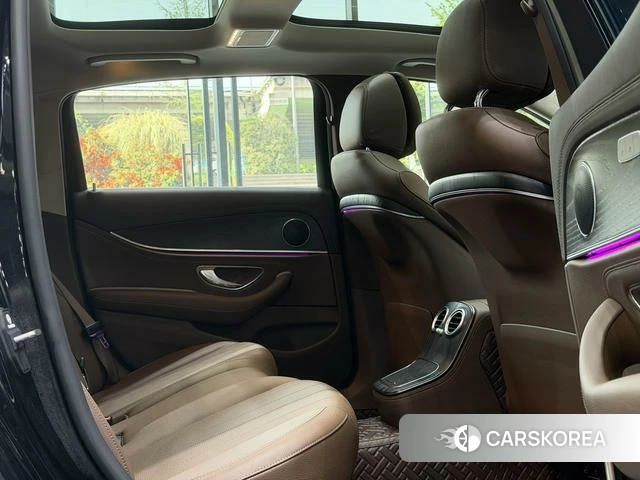 Mercedes-Benz E-class 2022 Черный из Китая, фото 3