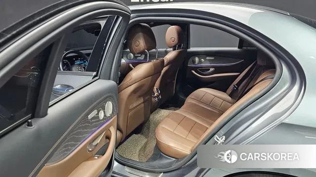 Mercedes-Benz E-Class W213 2023 Серый из Кореи, фото 3