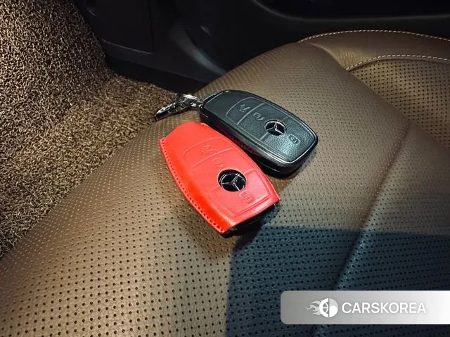 Mercedes-Benz E-Class W213 2022 Белый из Кореи, фото 3