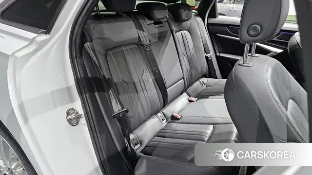 Audi A6 (C8) 2021 Белый из Кореи, фото 3