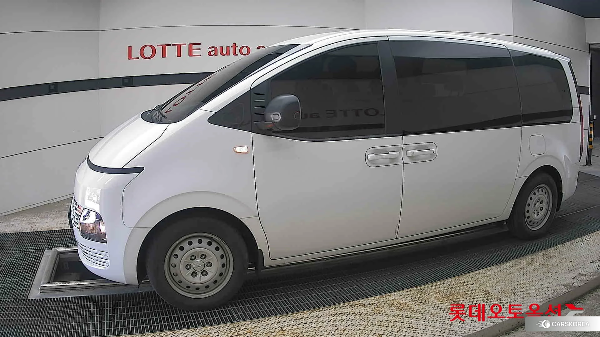 Hyundai Staria 2022 Creamy White из Кореи, фото 3