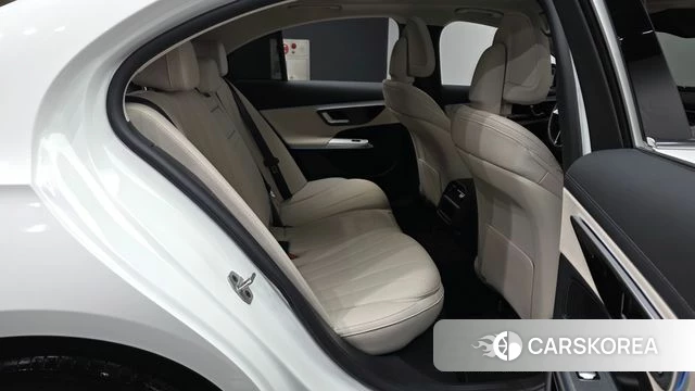Mercedes-Benz E-Class W214 2025 Белый из Кореи, фото 3