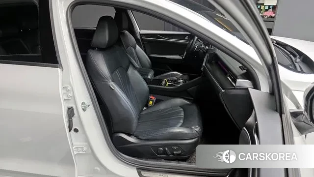 Kia K5 3rd generation 2023 Белый из Кореи, фото 3