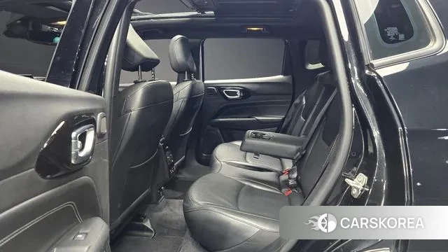 Jeep Compass 2nd Generation 2022 Черный из Кореи, фото 3