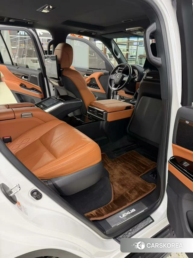 Lexus LX 2023 Белый из Китая, фото 3