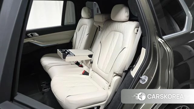 BMW X7 (G07) 2025 Цвет тростника из Кореи, фото 3