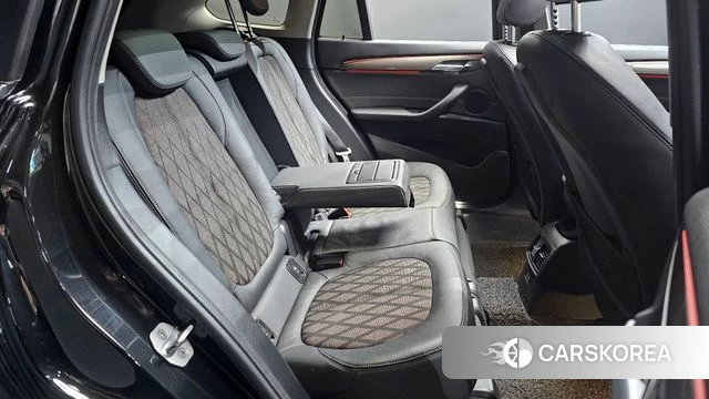BMW X1 (F48) 2021 Черный из Кореи, фото 3