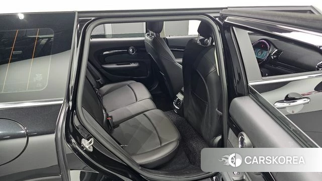 Mini Cooper Clubman 2023 Черный из Кореи, фото 3