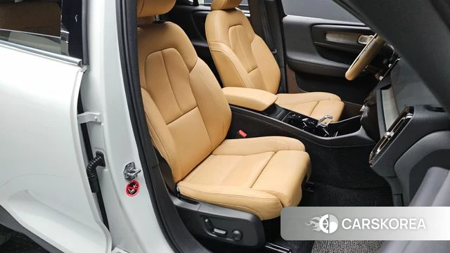 Volvo XC40 2020 Белый из Кореи, фото 3