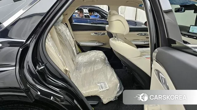 Genesis GV70 2023 Черный из Кореи, фото 3