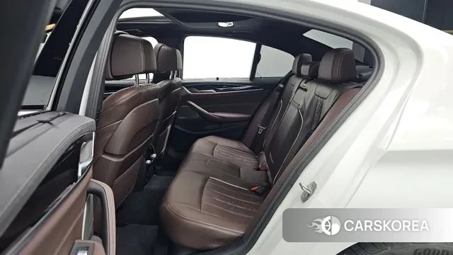 BMW 5 Series (G30) 2023 Белый из Кореи, фото 3