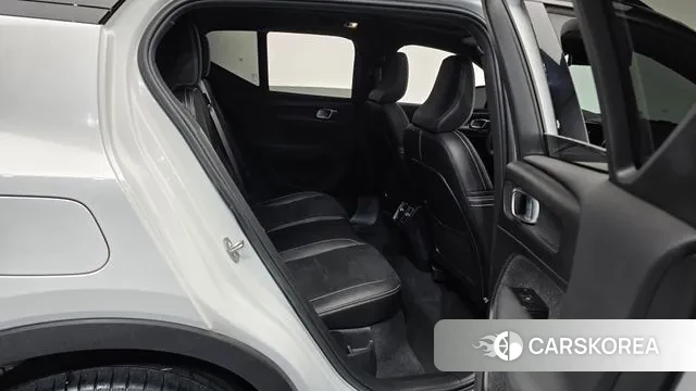 Volvo XC40 2022 Белый из Кореи, фото 3