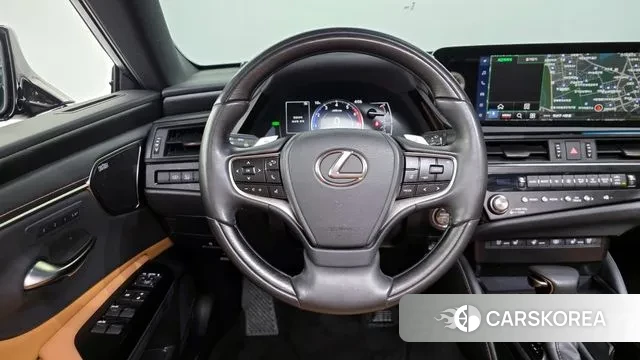 Lexus ES300h 7th generation 2024 Черный из Кореи, фото 3